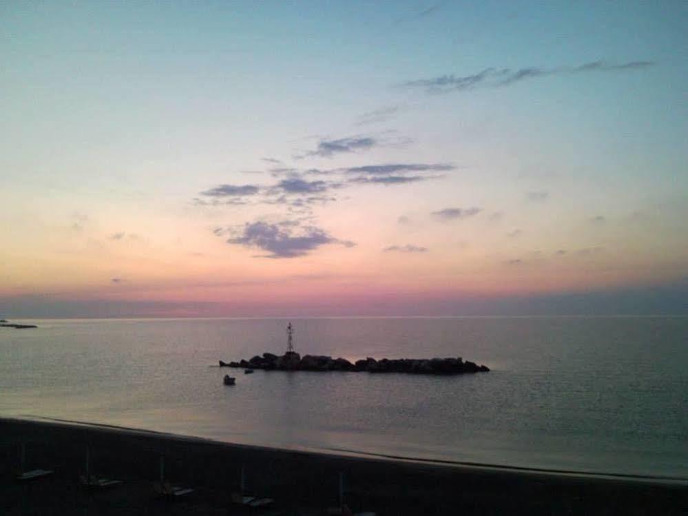 Hydroussa Skyros Hotel Kültér fotó